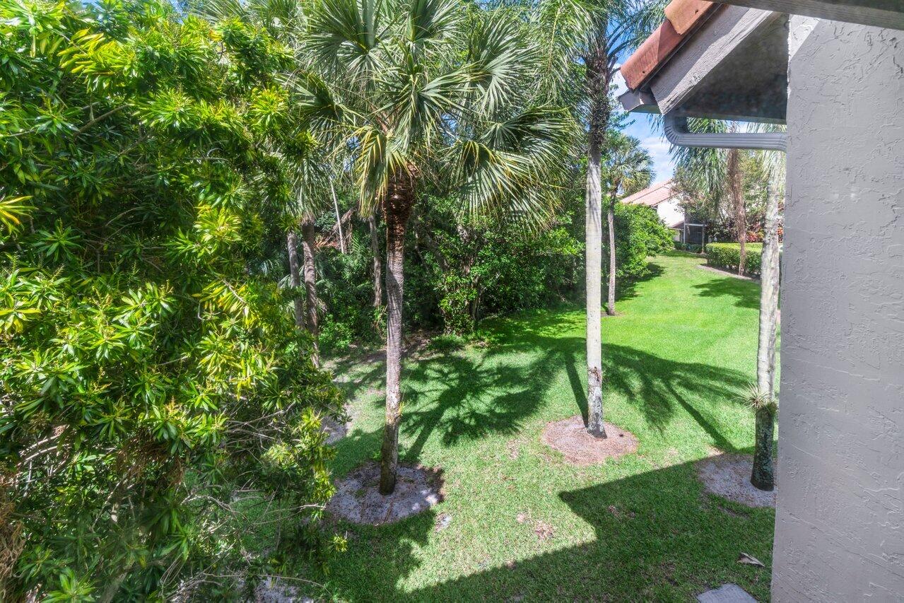 5630 Coach House Circle, Unit G Boca Raton, FL 33486 - Photo 8 of 31 PRIVATE VIEWS