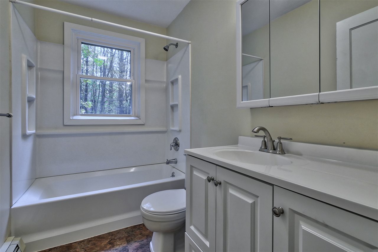 94 Old Amherst Road Mont Vernon, NH 03057 - Photo 14 of 28