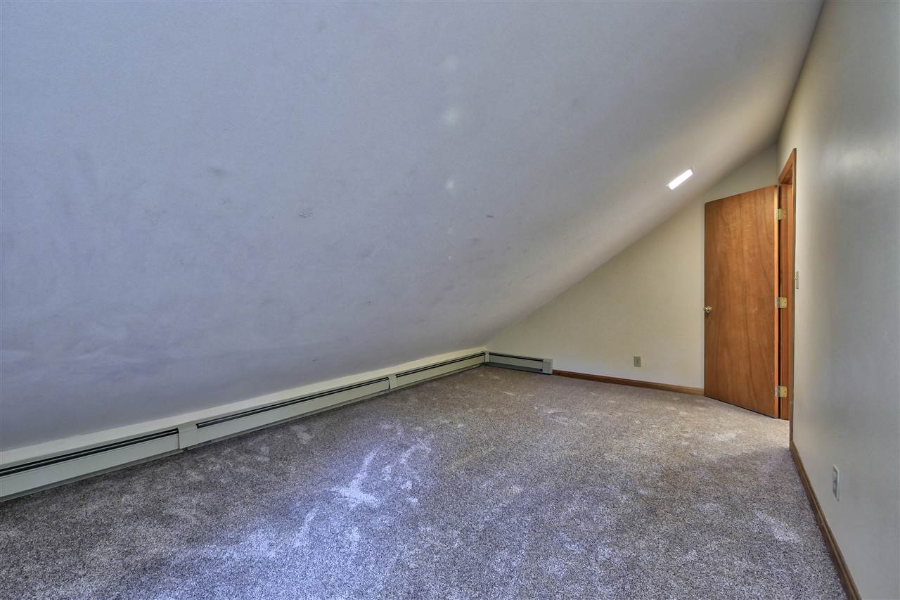94 Old Amherst Road Mont Vernon, NH 03057 - Photo 15 of 28