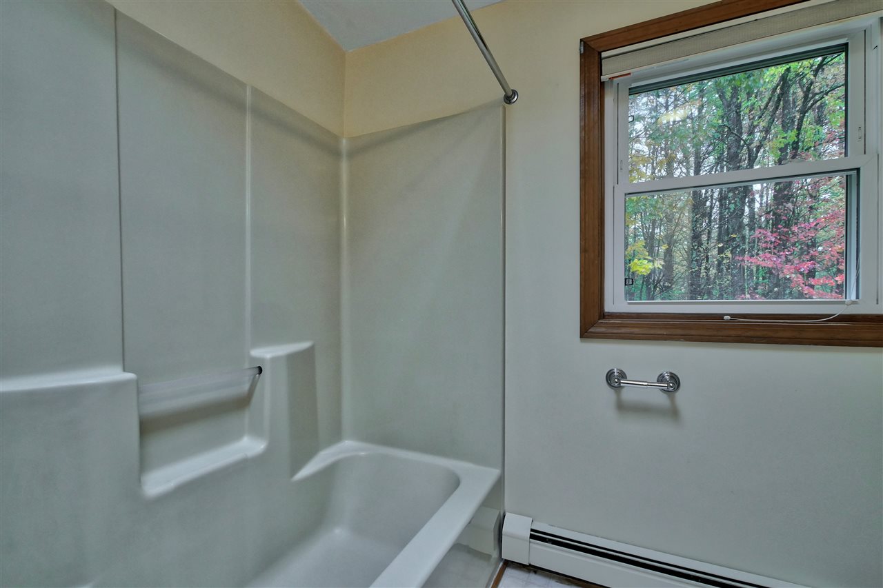 94 Old Amherst Road Mont Vernon, NH 03057 - Photo 19 of 28