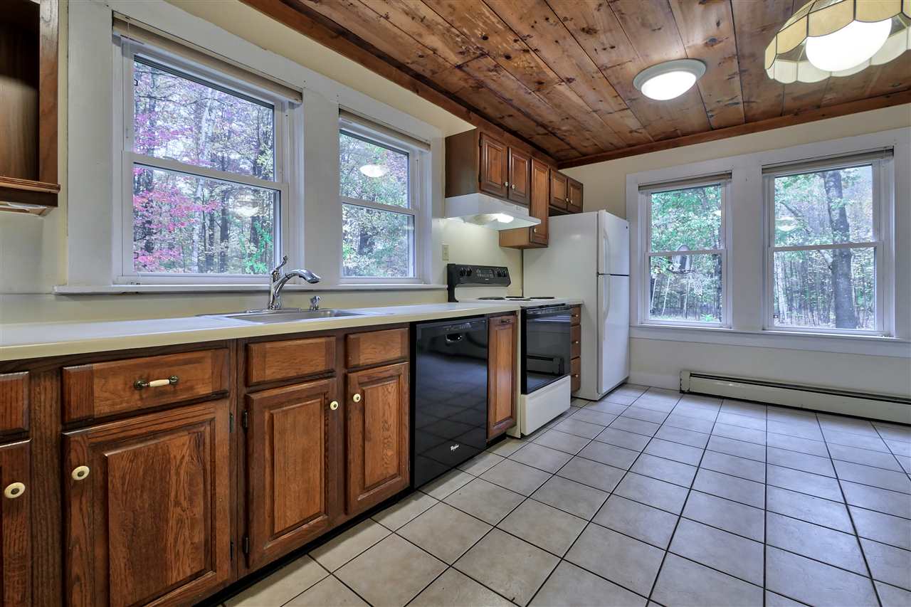 94 Old Amherst Road Mont Vernon, NH 03057 - Photo 8 of 28