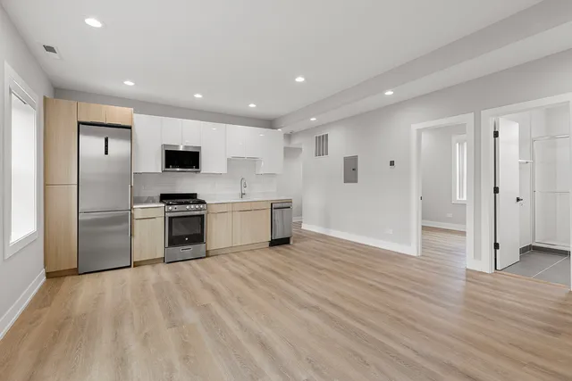 $2,031 | 1548 West Juneway Terrace, Unit 1B, Chicago, IL 60626