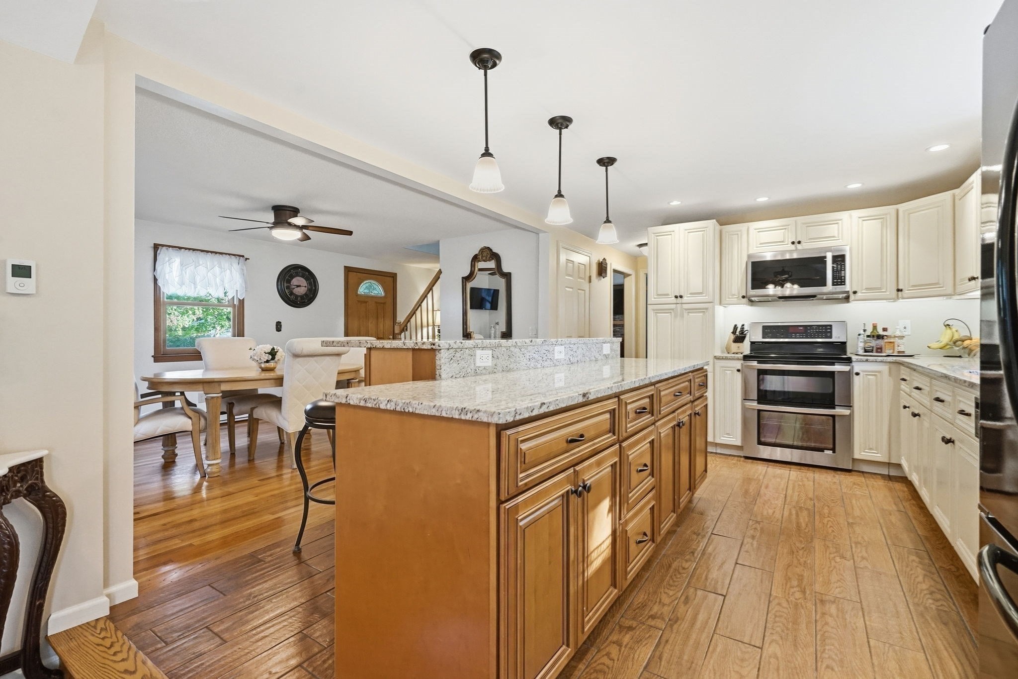 46 Country Road Agawam, MA 01001 - Photo 4 of 42 Gallery Image 4