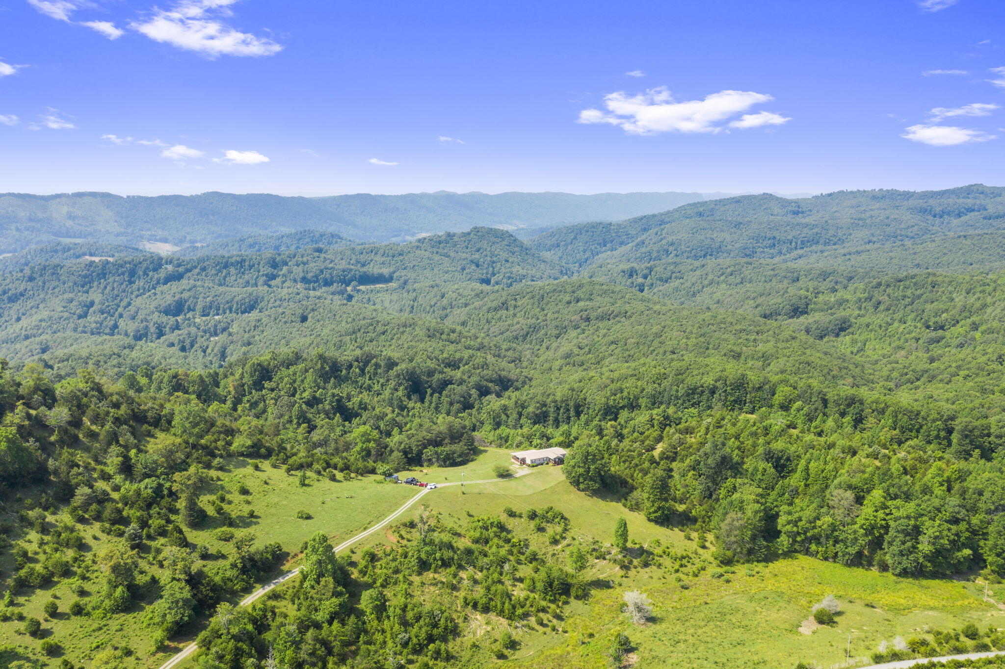 577 Klondike Road Duffield, VA 24244 - Photo 3 of 26 3-web-or-mls-DJI_0843