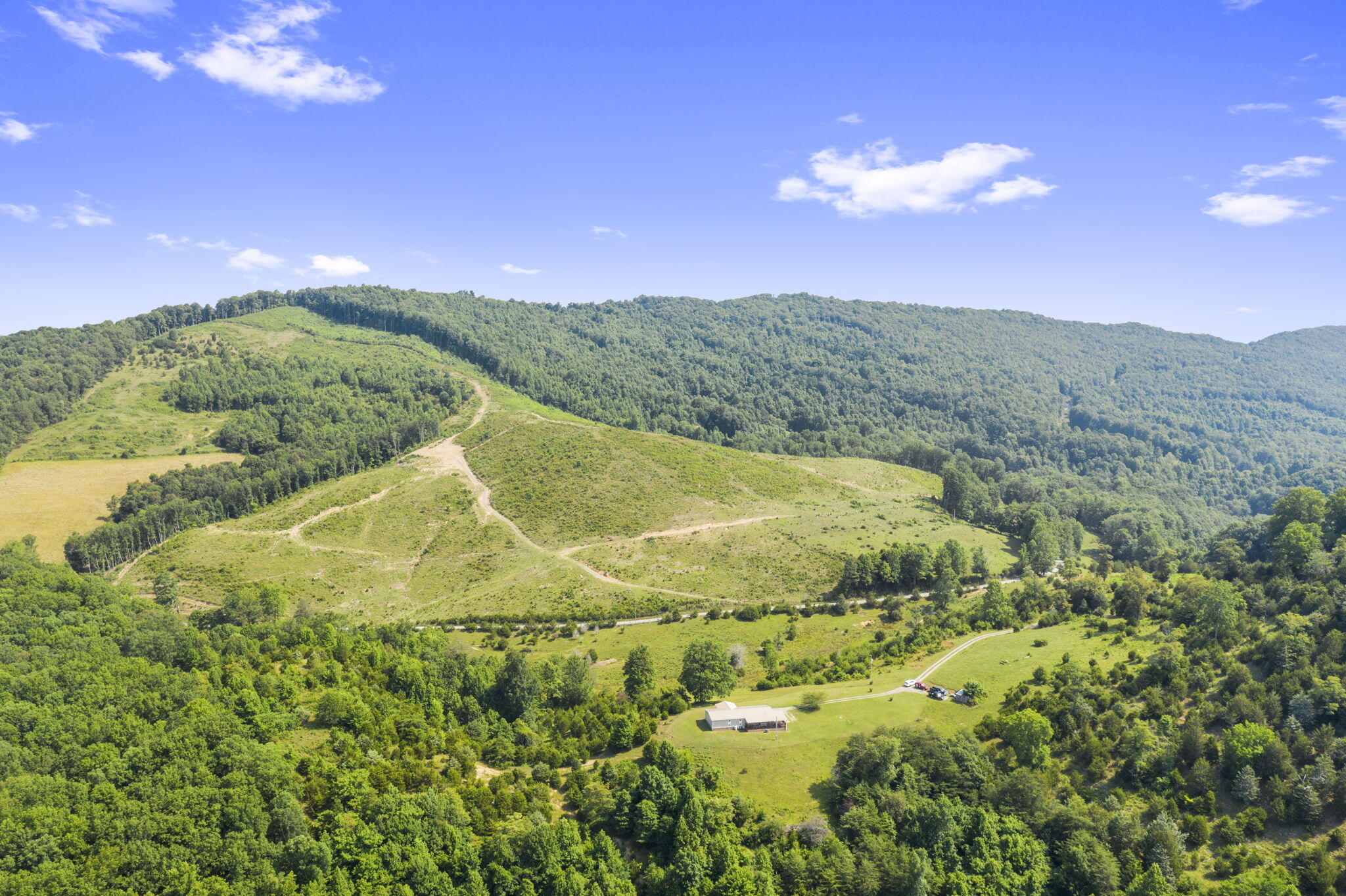 577 Klondike Road Duffield, VA 24244 - Photo 8 of 26 8-web-or-mls-DJI_0866