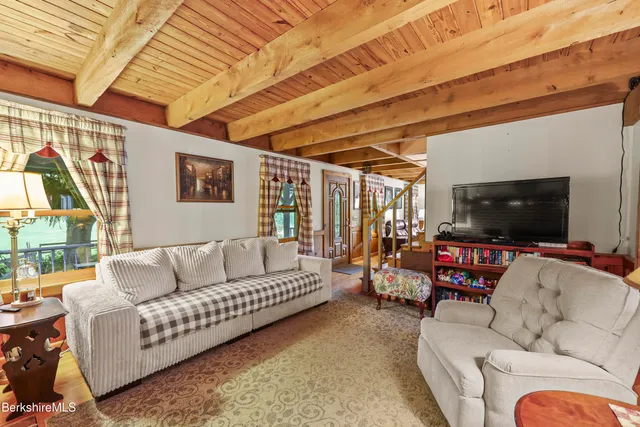 $859,900 | 135 East Street, Lee, MA 01238