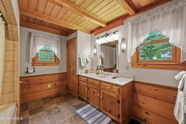 $859,900 | 135 East Street, Lee, MA 01238