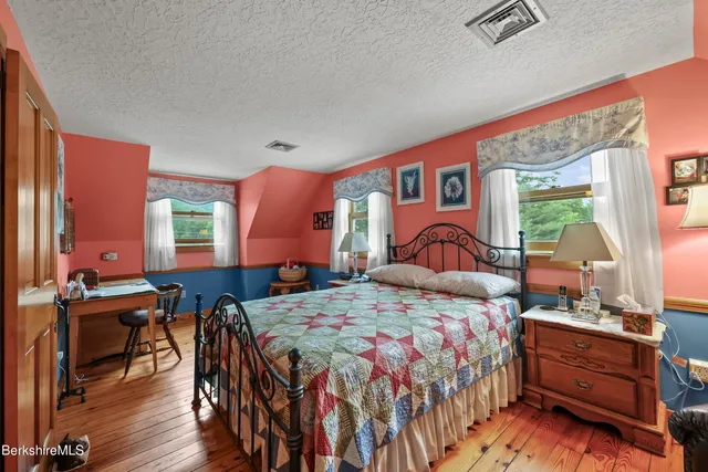 $859,900 | 135 East Street, Lee, MA 01238