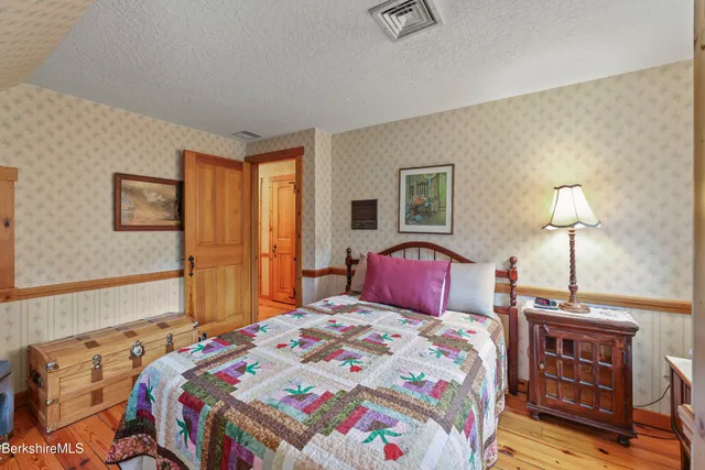 $859,900 | 135 East Street, Lee, MA 01238