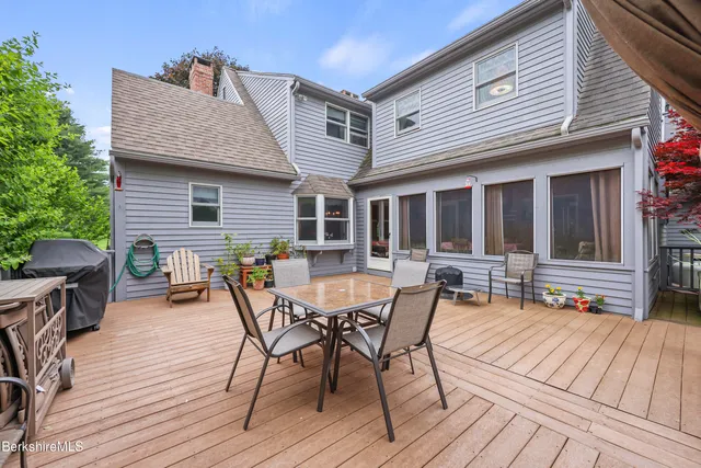 $859,900 | 135 East Street, Lee, MA 01238