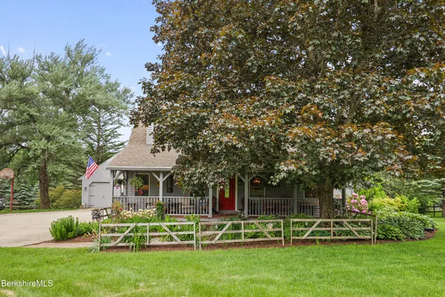 $859,900 | 135 East Street, Lee, MA 01238