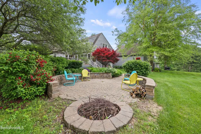 $859,900 | 135 East Street, Lee, MA 01238