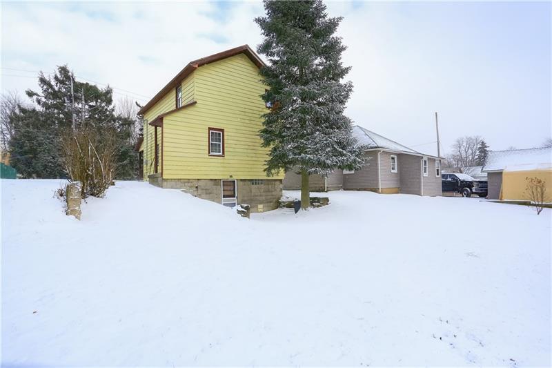 114 Mt Air Road New Castle, PA 16102 - Photo 2 of 16