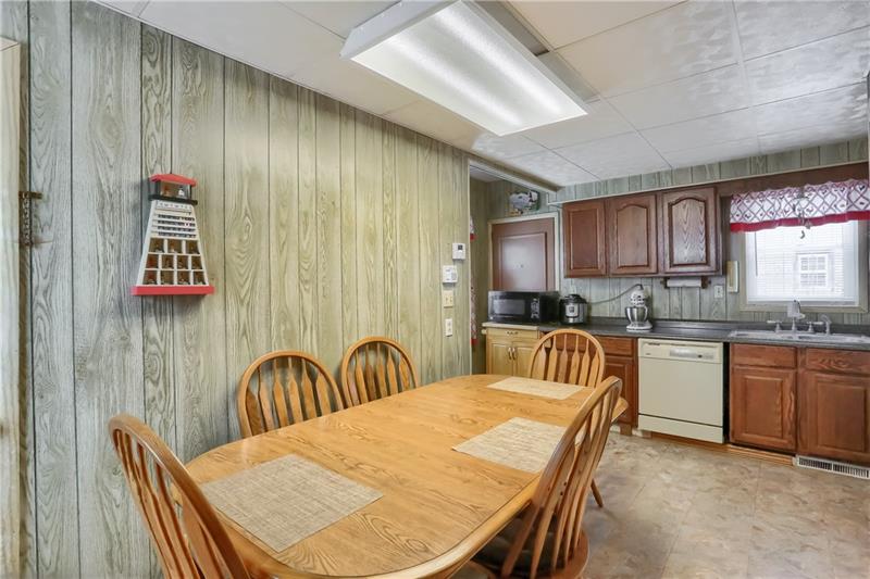 114 Mt Air Road New Castle, PA 16102 - Photo 5 of 16