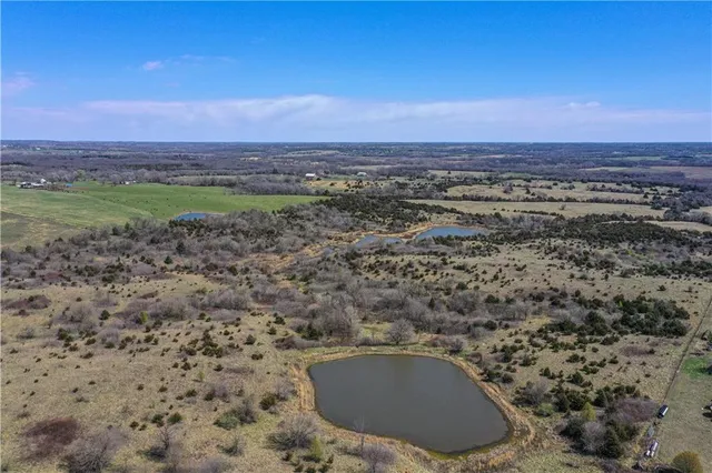 $1,895,000 | 0 State Avenue, Tonganoxie, KS 66086