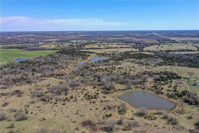 $1,895,000 | 0 State Avenue, Tonganoxie, KS 66086
