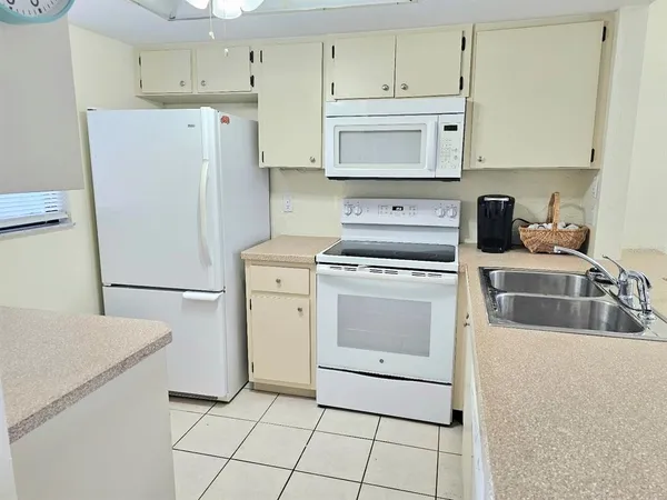 $1,500 | 25225 Rampart Boulevard, Unit 1404, Punta Gorda, FL 33983