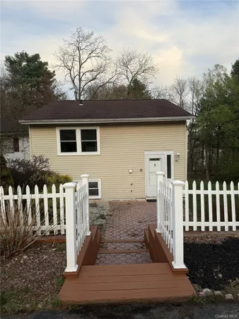 $249,900 | 38 Laura Lane, Kiamesha Lake, NY 12751