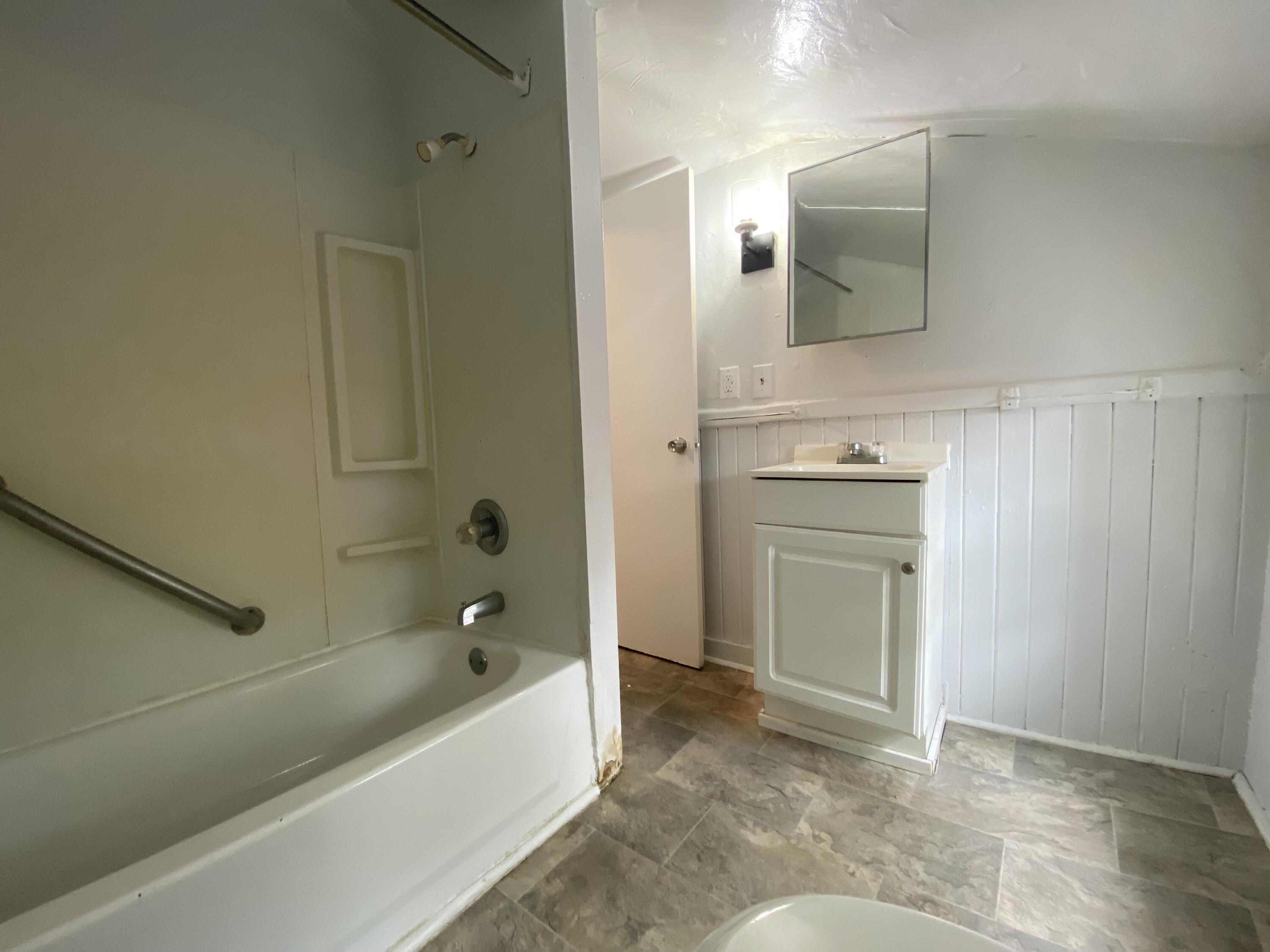 515 Locust Street Kalamazoo, MI 49007 - Photo 13 of 13 Photo Sep 23 2024, 1 56 10 PM