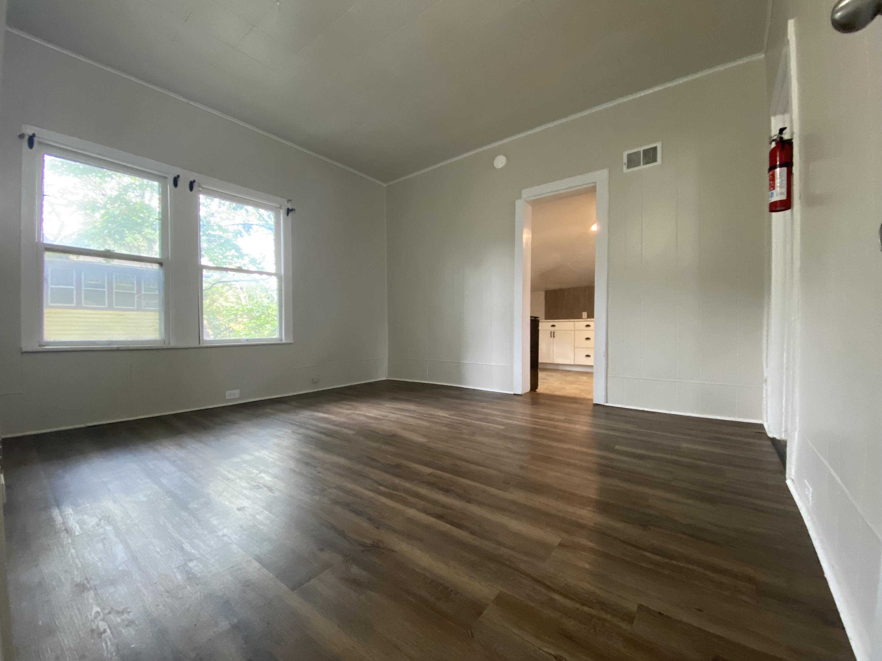 515 Locust Street Kalamazoo, MI 49007 - Photo 7 of 13 Photo Sep 23 2024, 1 53 29 PM