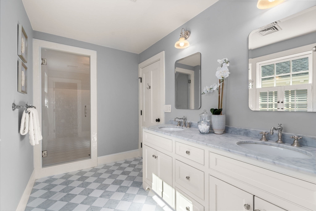 4 Maple Street, Unit 4 Medfield, MA 02052 - Photo 20 of 35