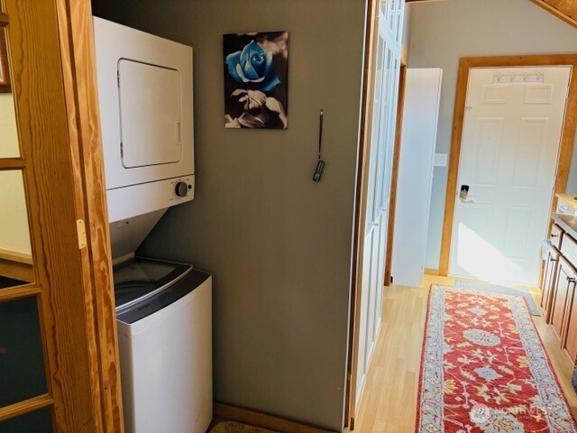 5024 Saratoga Road, Unit STUDIO Langley, WA 98260 - Photo 13 of 17 a walk in closet