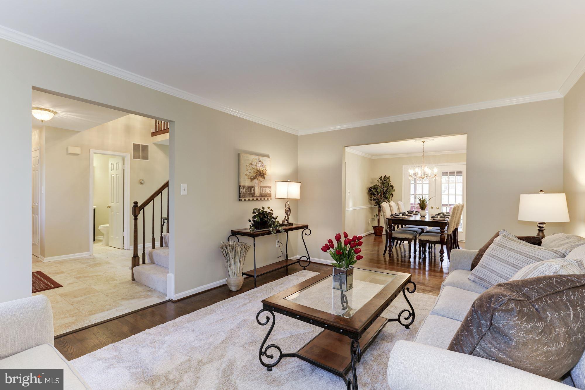 12304 Cannonball Road Fairfax, VA 22030 - Photo 3 of 30 Living Room