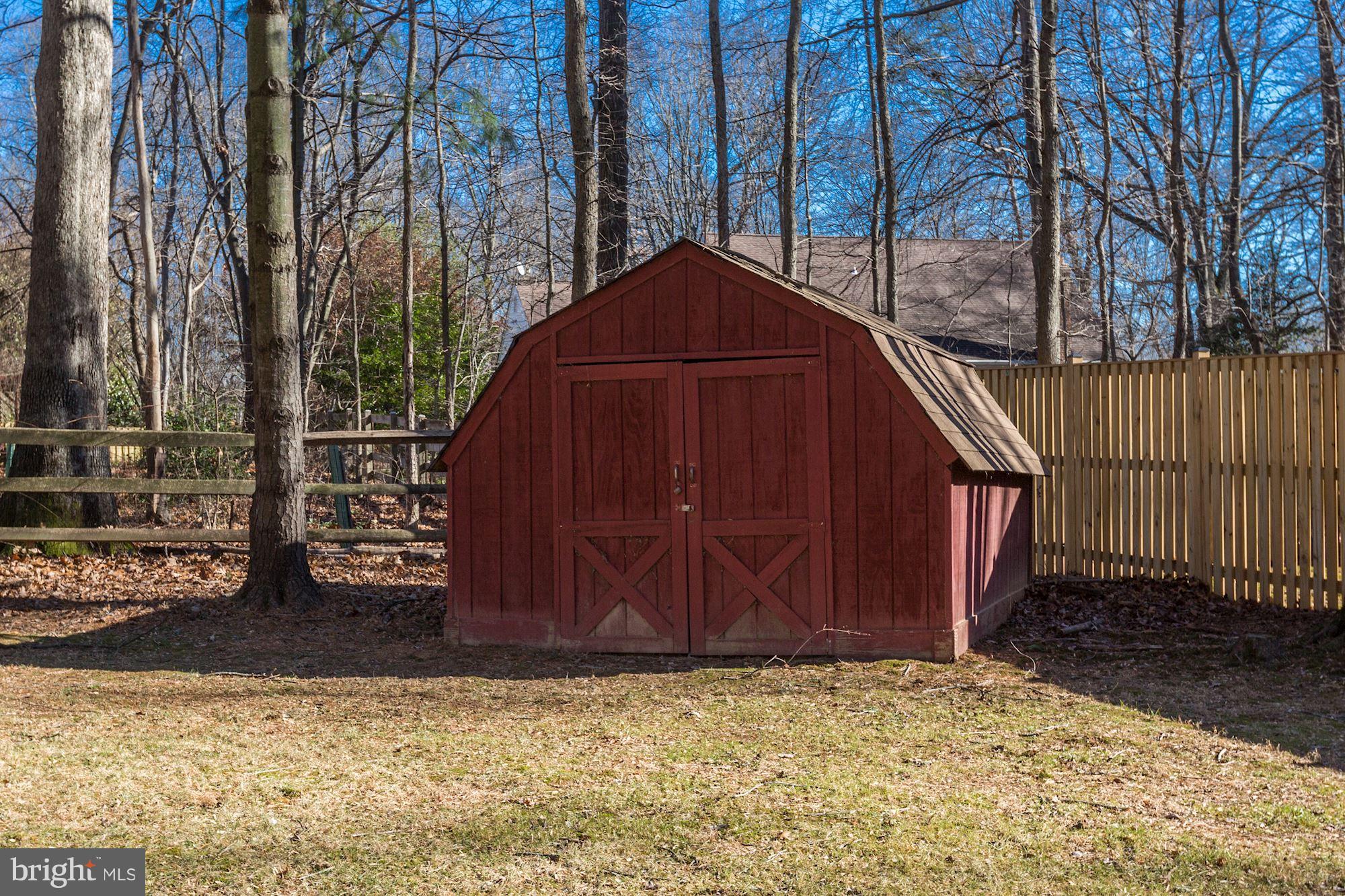 12304 Cannonball Road Fairfax, VA 22030 - Photo 28 of 30 Exterior (Rear)