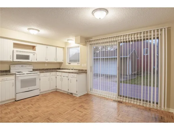 $2,000 | 38 Winona Street West, St. Paul, MN 55107