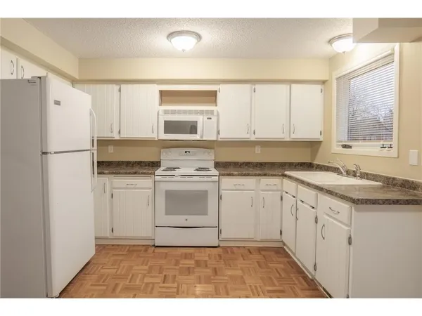 $2,000 | 38 Winona Street West, St. Paul, MN 55107