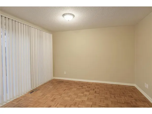 $2,000 | 38 Winona Street West, St. Paul, MN 55107