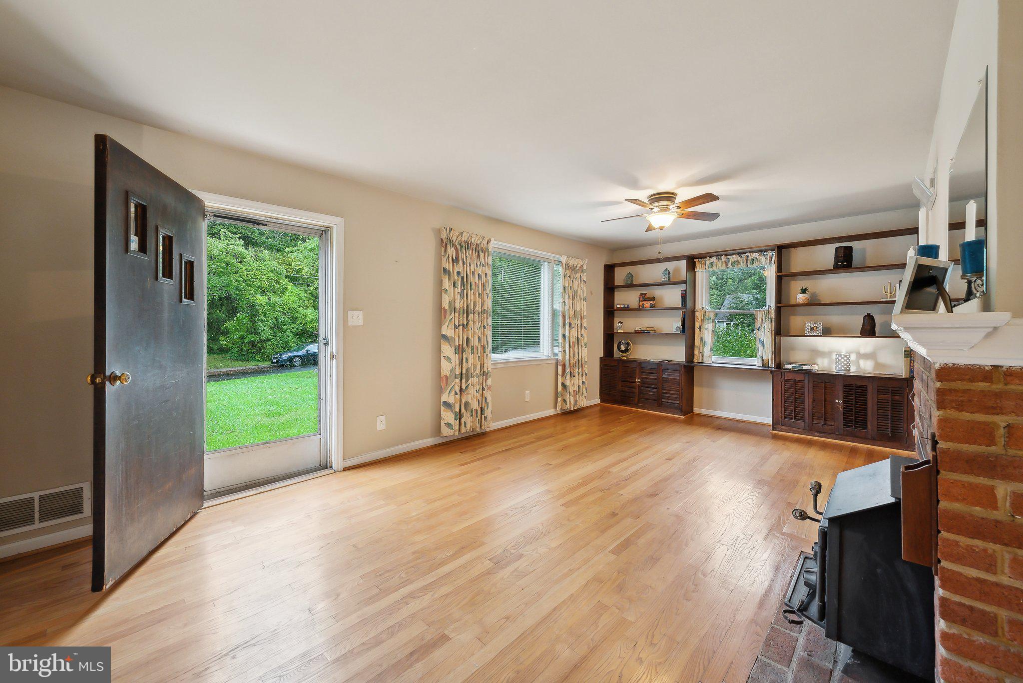 6661 Barrett Road Falls Church, VA 22042 - Photo 4 of 25 Living Room - bright and sunny
