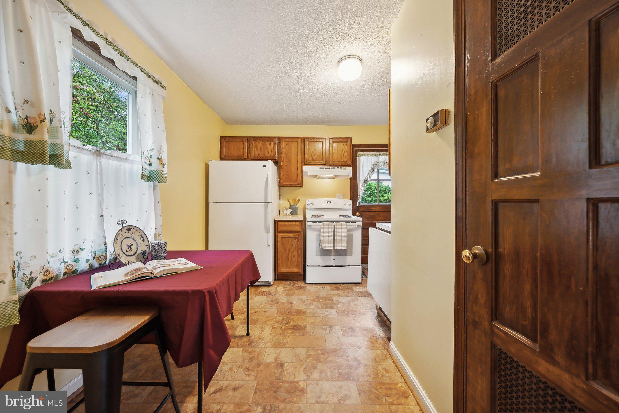 6661 Barrett Road Falls Church, VA 22042 - Photo 8 of 25 ... Eat-In Kitchen