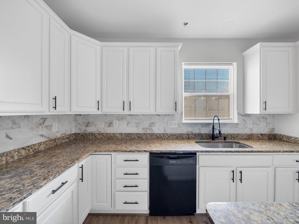 2000 Del Sol Court Bowie, MD 20721 - Photo 18 of 66 kitchen