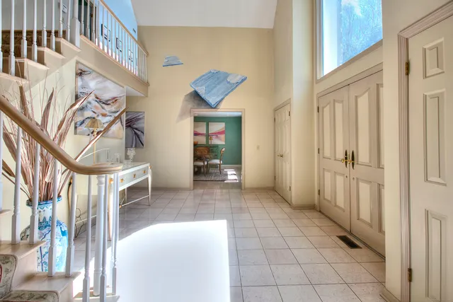 a view of entryway with a front door