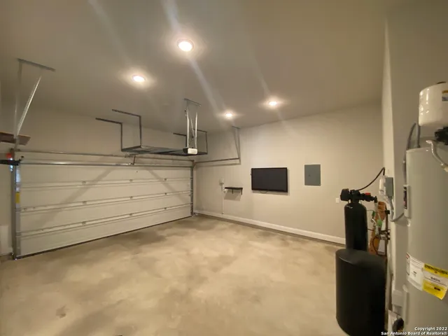 $2,250 | 22106 Akin Path, San Antonio, TX 78261