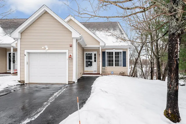 $528,900 | 71 North High Street, Unit 1, Derry, NH 03038