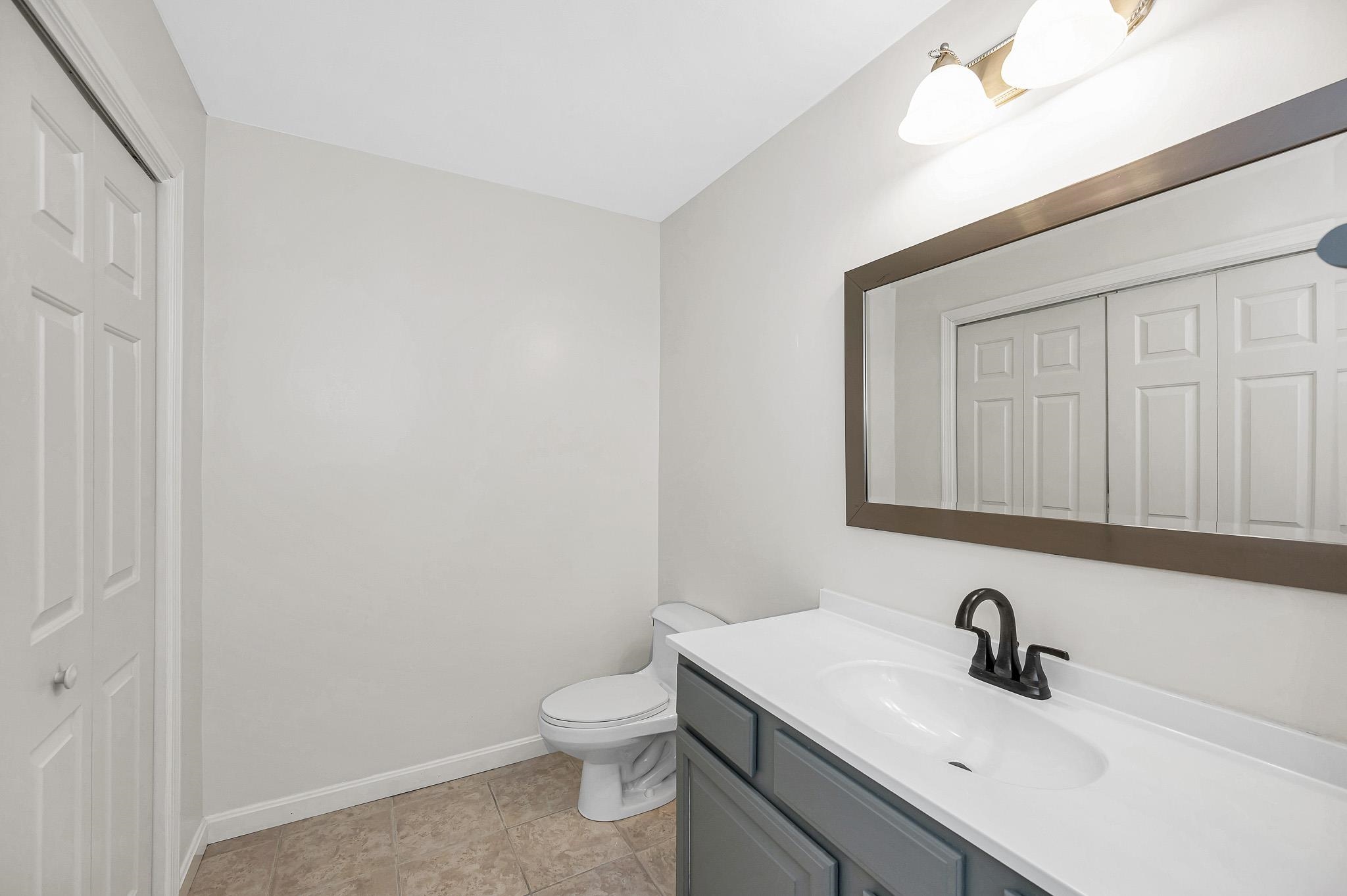 71 North High Street, Unit 1 Derry, NH 03038 - Photo 18 of 37