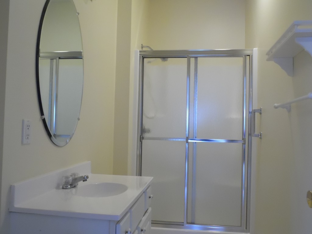 29 Castle Hills Road, Unit F Agawam, MA 01001 - Photo 7 of 9 Gallery Image 7
