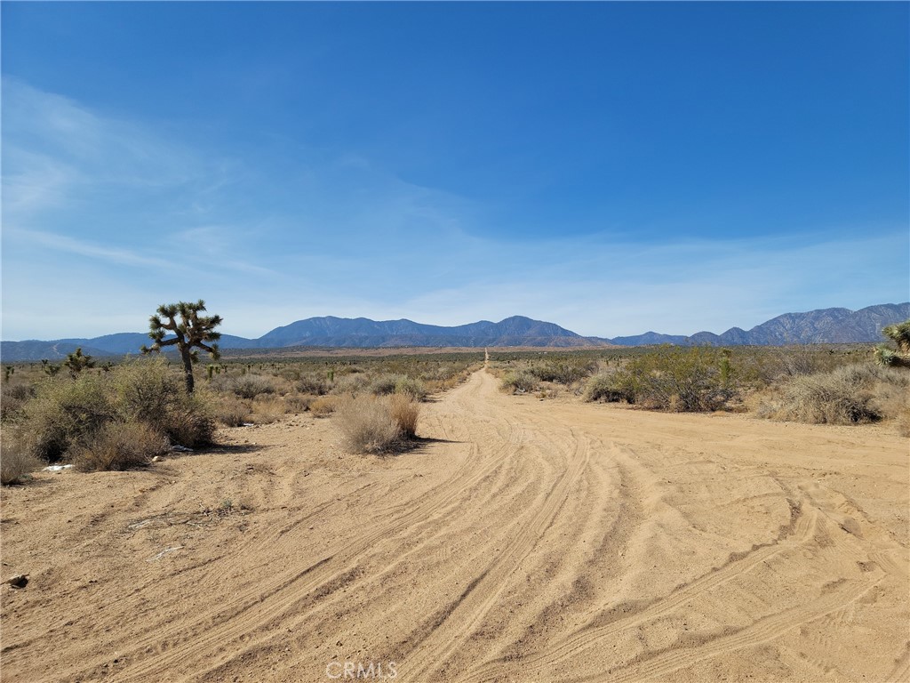 18501 Fort Tejon Road Llano, CA 93544 - Photo 5 of 19 a view of a ocean view