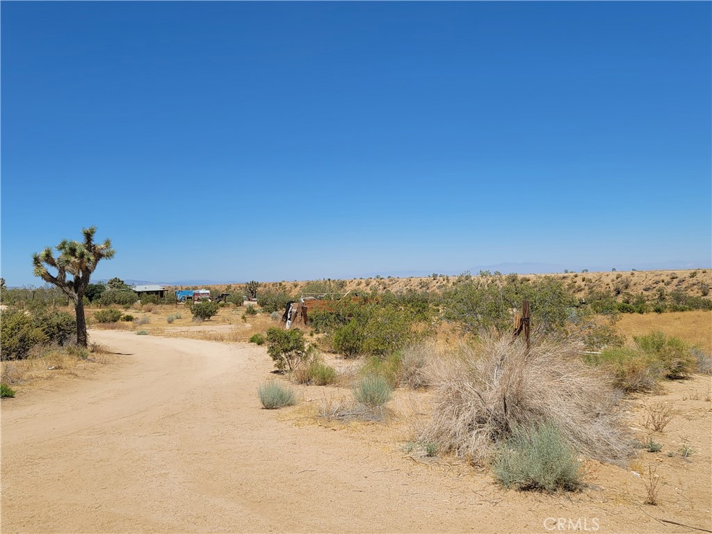 18501 Fort Tejon Road Llano, CA 93544 - Photo 6 of 19 a view of lake view and mountain view