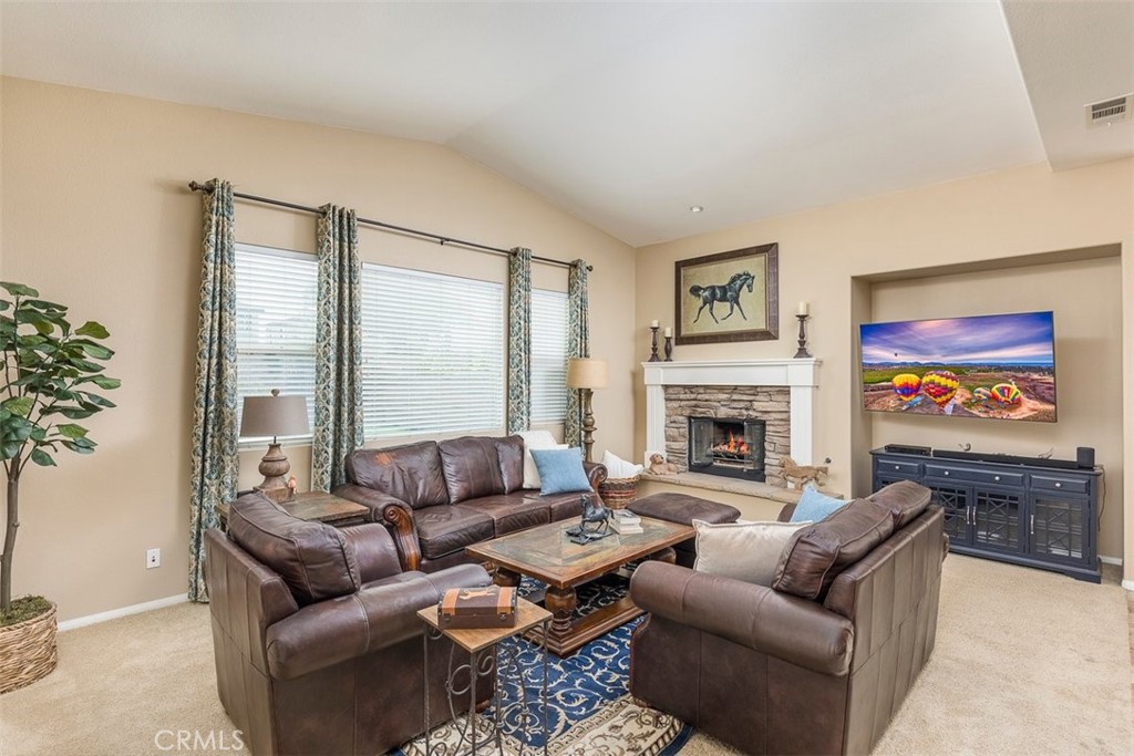 43922 Country Ridge Court Temecula, CA 92592 - Photo 20 of 61 Family Room