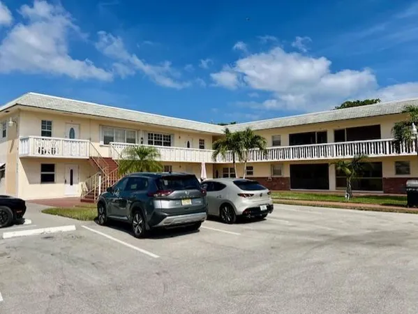 $1,395 | 1455 North 12th Court, Unit 6B, Hollywood, FL 33019
