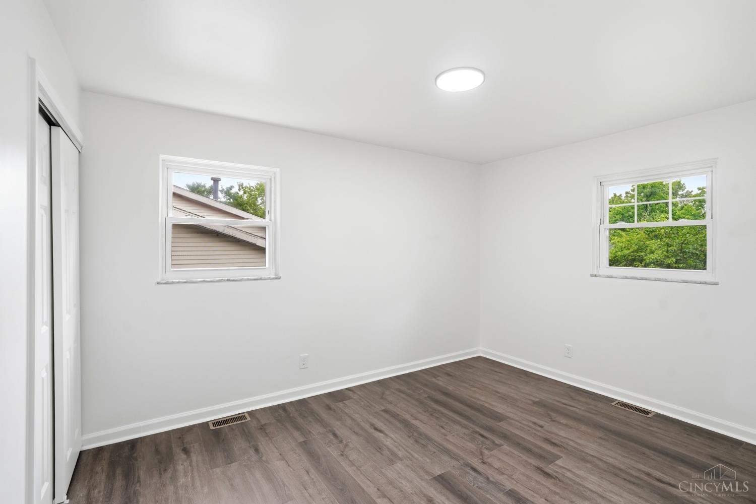 10686 Chelmsford Road Cincinnati, OH 45240 - Photo 18 of 43