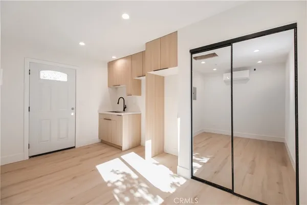 $1,950 | 10835 1/2 Parr Avenue, Sunland, CA 91040