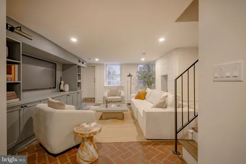 $1,495,000 | 514 Delancey Street, Philadelphia, PA 19106