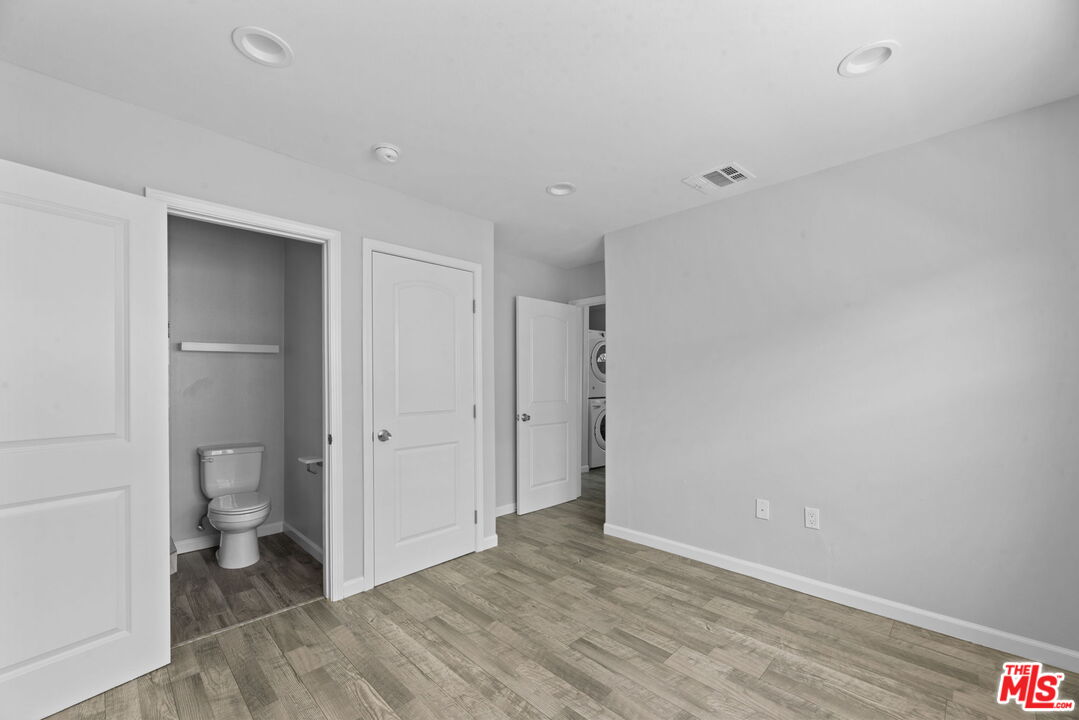 1960 North Ontario Street Burbank, CA 91505 - Photo 14 of 16 a view of an empty room and a gallery