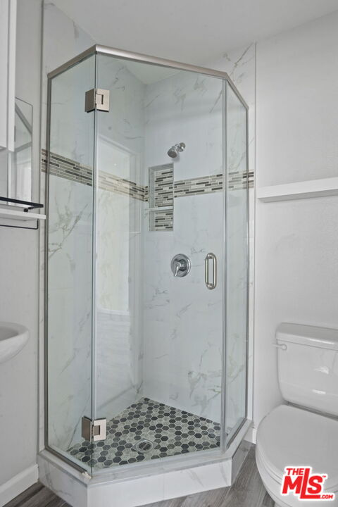 1960 North Ontario Street Burbank, CA 91505 - Photo 16 of 16 a bathroom with a shower