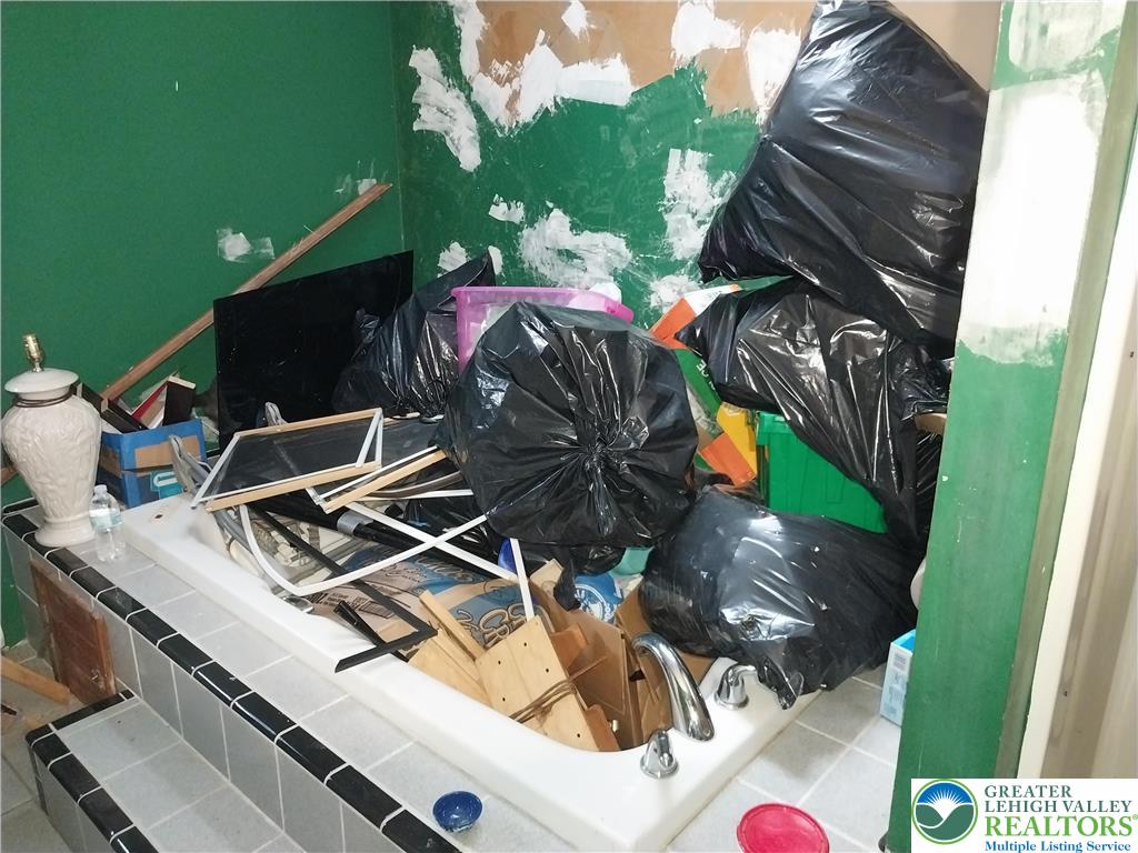 2108 Fox Road Bushkill, PA 18324 - Photo 30 of 98