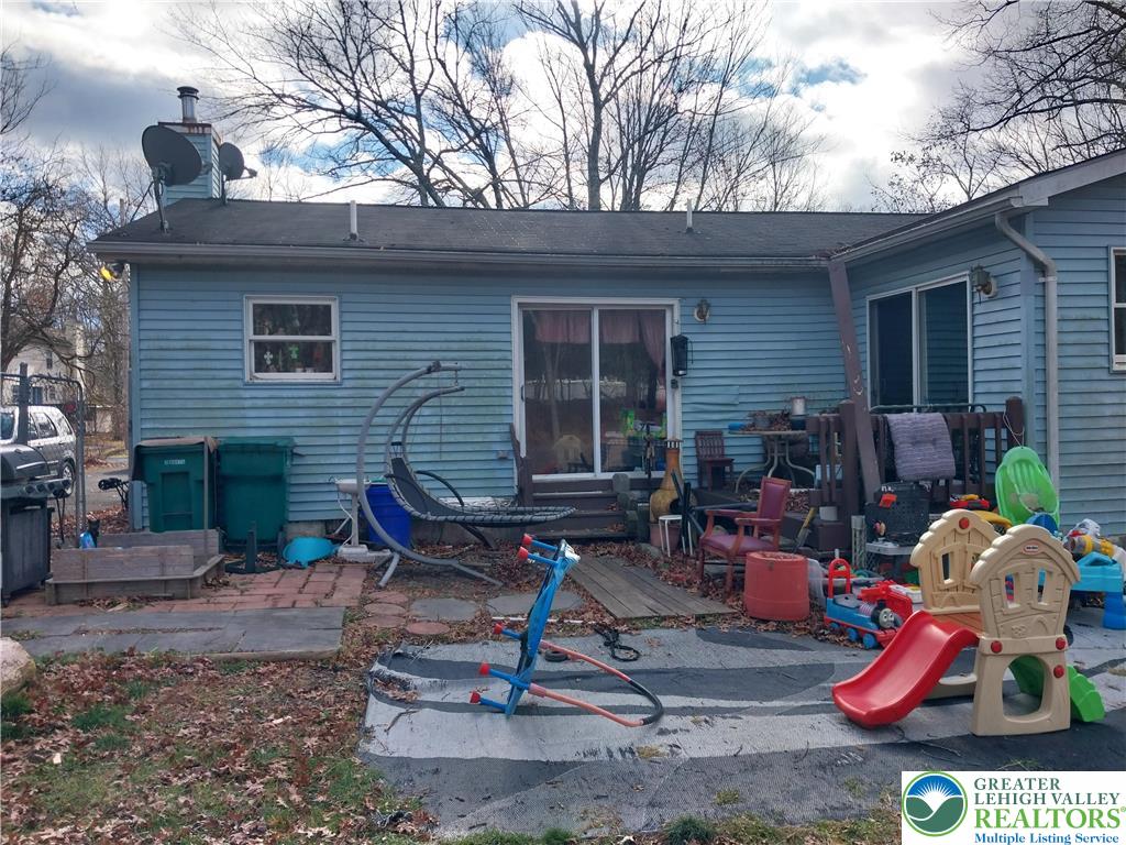 2108 Fox Road Bushkill, PA 18324 - Photo 7 of 98